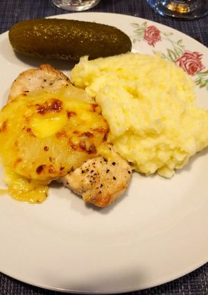 Ananászos csirkemell burgonyapürével recept fotója