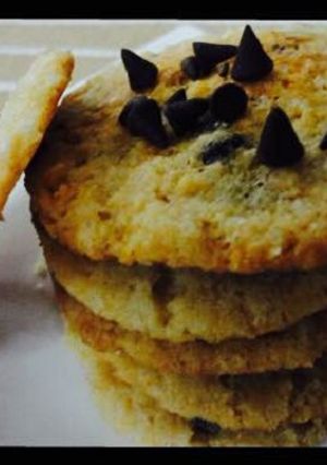 A picture of Choco chips cookies.