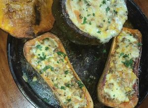 Una foto de Zapallo Cabutia y anco relleno con Carbonada