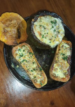 Una foto de Zapallo Cabutia y anco relleno con Carbonada
