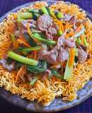 Mì gói xào thịt bò