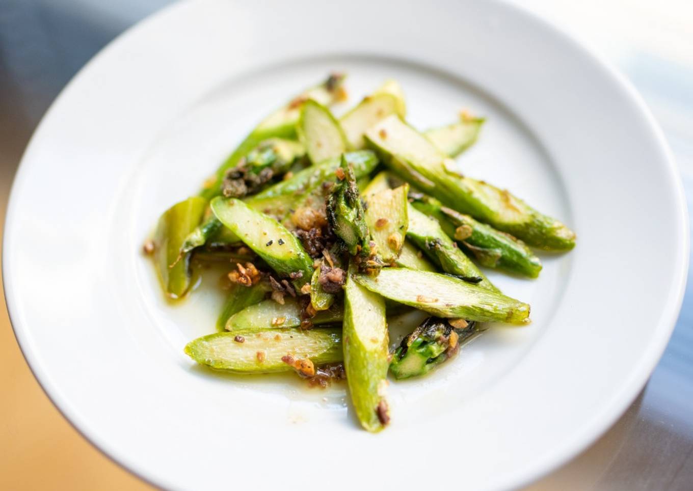 Sauteed asparagus with anchovies