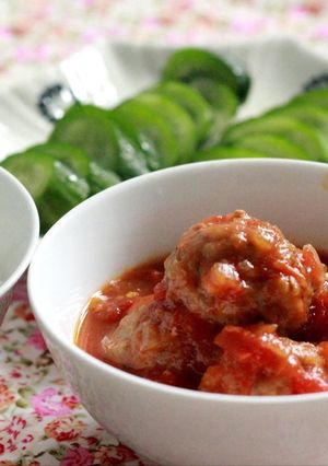 Hình của món Thịt viên xốt cà chua.