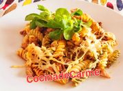 Una foto de salsa para pasta fusilli