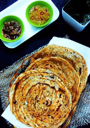 লাচ্ছা পরাঠা(Lachcha paratha recipe in Bengali) রেসিপির প্রধান ছবি