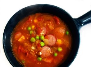 Foto resep Tomato and Sausages Soup
