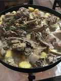 Cabrito al vino blanco a lo rubisz en el disco