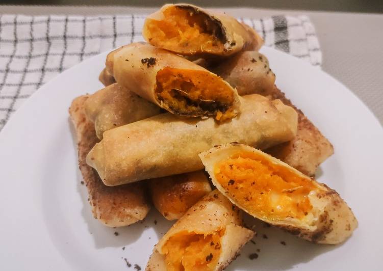 Bagaimana Membuat Lumpia isi ubi (sweet potato spring roll) yang bikin betah