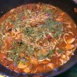 Ramens au bœuf, champignons, tomates, prune et coriandre