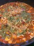 Ramens au bœuf, champignons, tomates, prune et coriandre