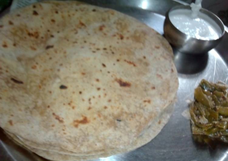 Simple Way to Make Chikoo Paratha