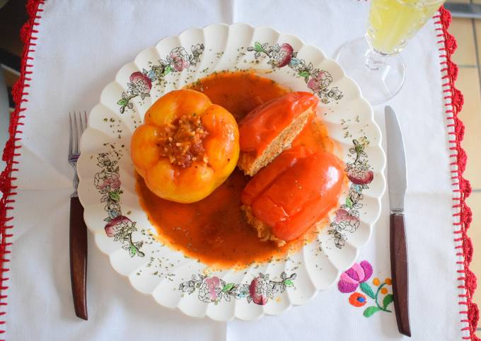 Stuffed Bell peppers in sweet tomato sauce