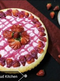 صورة لوصفة كيكة موس الفراولة