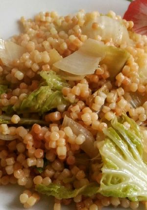 Foto di Fregola con cavolo cinese