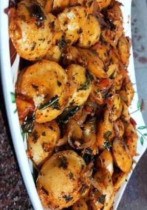 फ्राईड मिनी इडली (fried mini idli recipe in Hindi) रेसिपी मुख्य फोटो