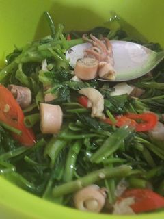 Foto resep Tumis kangkung cumi asin telur
