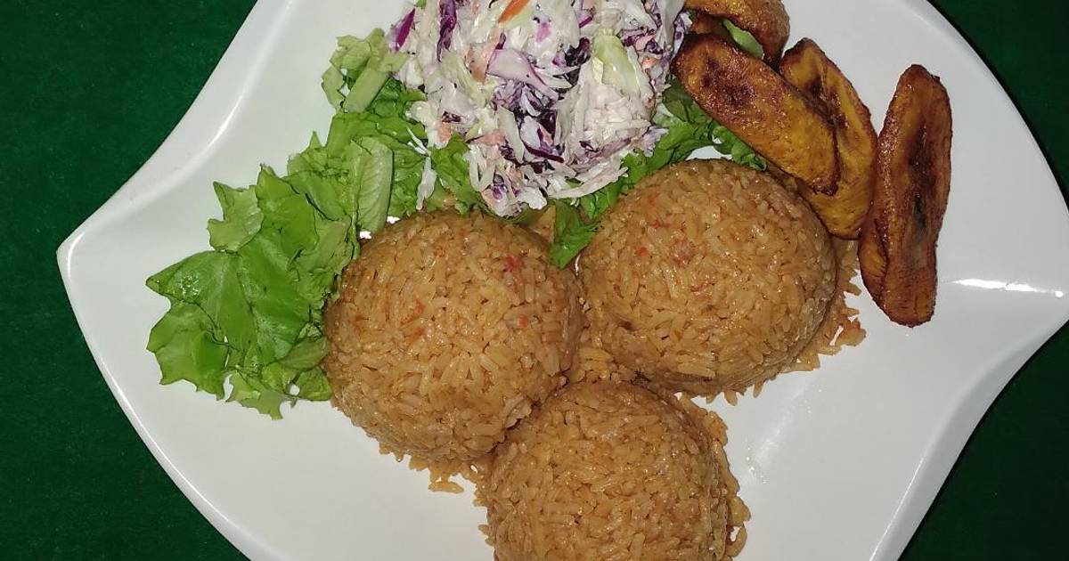 Jollof rice and Plantain Recipe by Maimuna Aliyu Cookpad