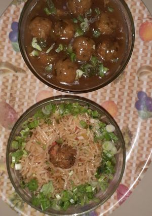 A picture of Veg manchurian gravy.