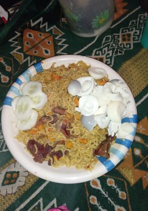 A picture of Indomie jollof.