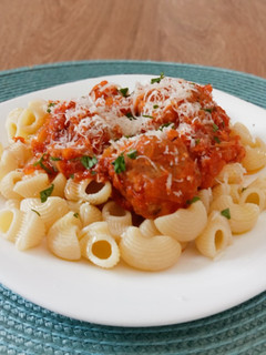 Una foto de Albóndigas de atún con pasta