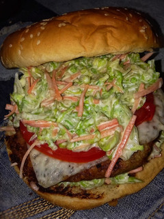 Una foto de Sándwiches con hamburguesa shami