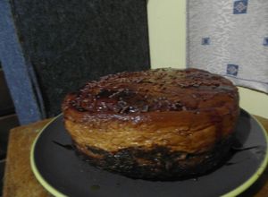 Una foto de Torta imposible sin horno (Chocoflan) 😵 a baño maría