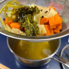 A picture of Vegetable Stock.