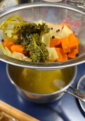 A picture of Vegetable Stock.