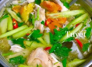 Hình của món Canh chua đẩu cá hồi.