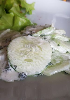 Une photo de Salade concombre menthe
