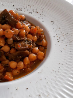 Una foto de Garbanzos estofados con champiñones