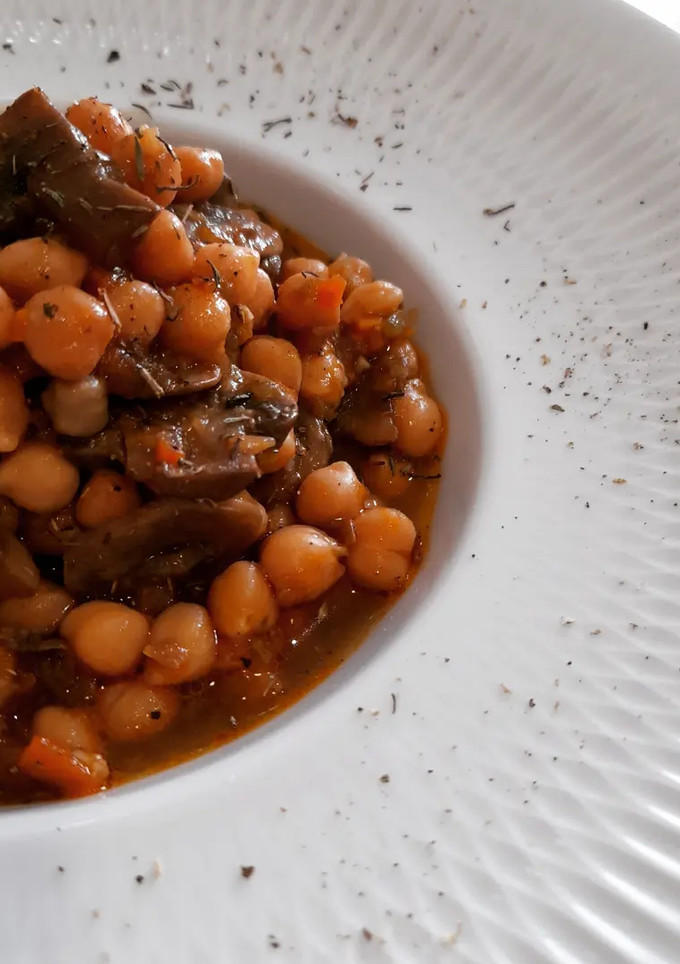 Una foto de Garbanzos estofados con champiñones