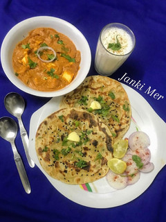 તંદૂરી બટર રોટી (Tandoori Butter Roti Recipe In Gujarati) રેસીપી મુખ્ય ફોટો