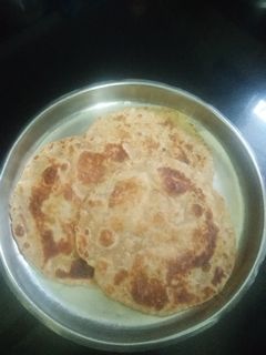 ક્રિસ્પી પરાઠા(crispy parotha recipe in Gujarati) રેસીપી મુખ્ય ફોટો
