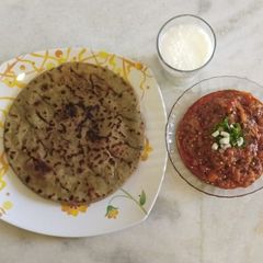 A picture of Baingan ka Bharta Bajre ki Roti.