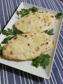 Una foto de Paninis de jamón y Mozzarella