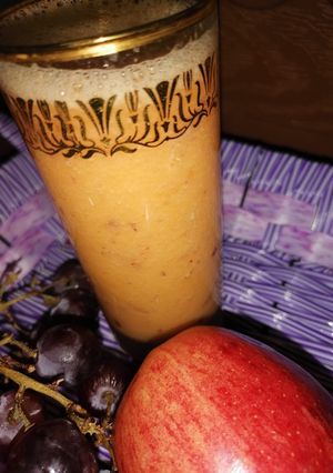 A picture of Fruits Mocktail 🍎🍓🍊🍌🍇.