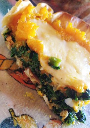 Una foto de Tarta tricolor de zapallo, acelga y pollo