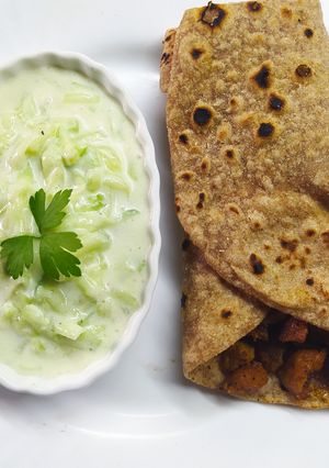 Sült csirkemell teljeskiőrlésű tortillában recept fotója