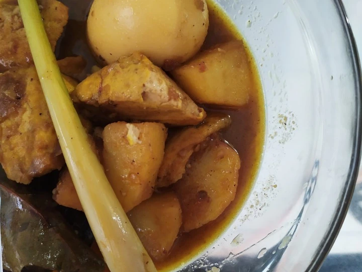 Cara Gampang Menyiapkan Resep Semur tahu telur kentang yang Enak Banget Anti Ribet, Mantap