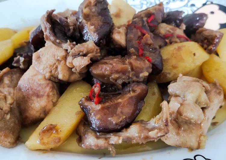 !DICOBA Resep Ayam kecap jamur shitake &amp;kentang masakan harian