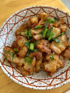 Hình của món Thịt Ba Chỉ Rang Cháy Cạnh.
