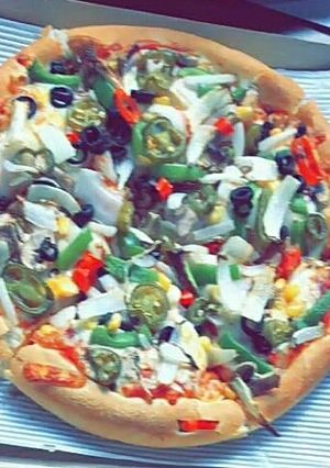 A picture of Mix veg pizza.