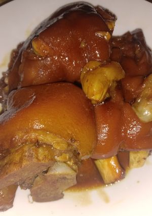 รูปของ ขาหมูตุ๋นซีอิ๊ว (Chinese-Style Braised Pork Leg)