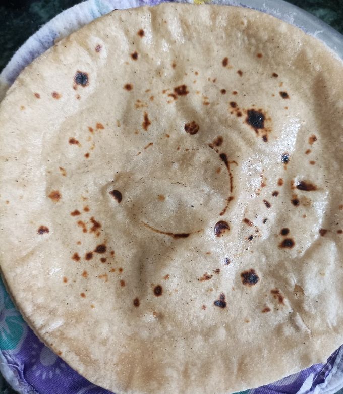 A picture of Fulka roti.