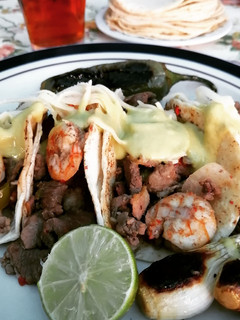 Una foto de Tacos para festejar la temporada de encierro en familia