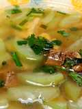 Canh bầu nấu xương và lòng gà