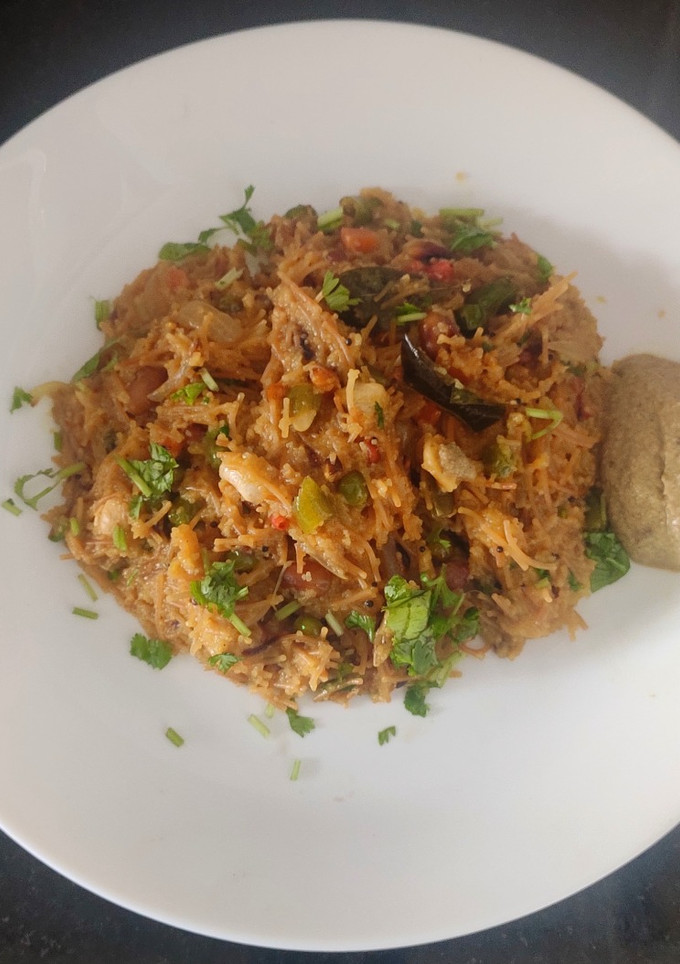 சேமியா ரவா மசாலா கிச்சிடி (Semiya rava masala kichadi recipe in tamil) செய்முறை முக்கிய புகைப்படம்