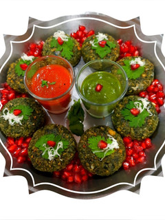 પાલક છોલે સ્ટફડ ટીક્કી (Palak Chole Stuffed Tikki Recipe In Gujarati) રેસીપી મુખ્ય ફોટો