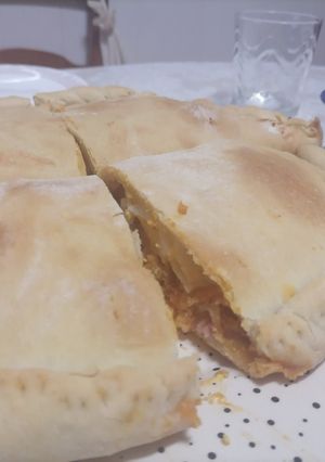 Una foto de PIZZA Calzone margarita con huevo (Thermomix)